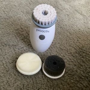 Proactive cleansing brush